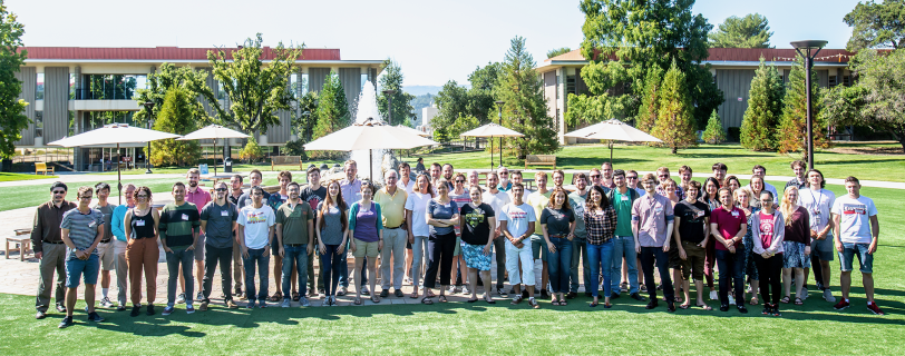 SSI students on SLAC's main campus posing for group photo