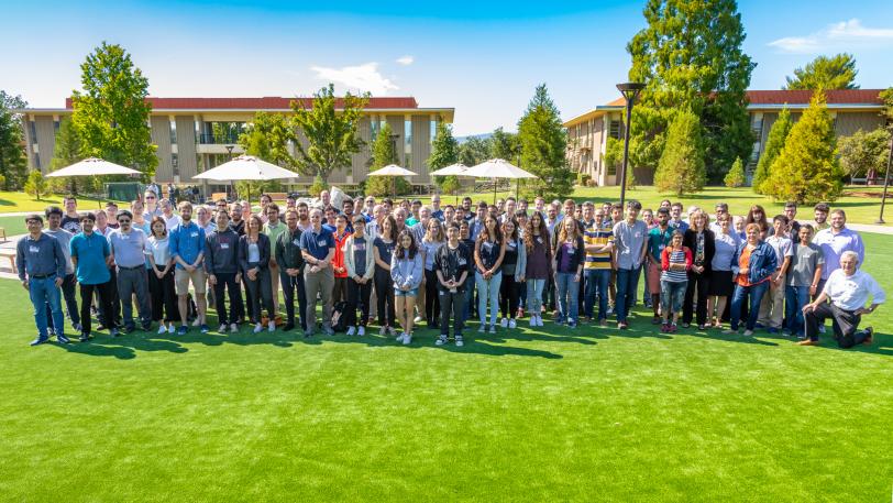 SSI students on SLAC's main campus posing for group photo