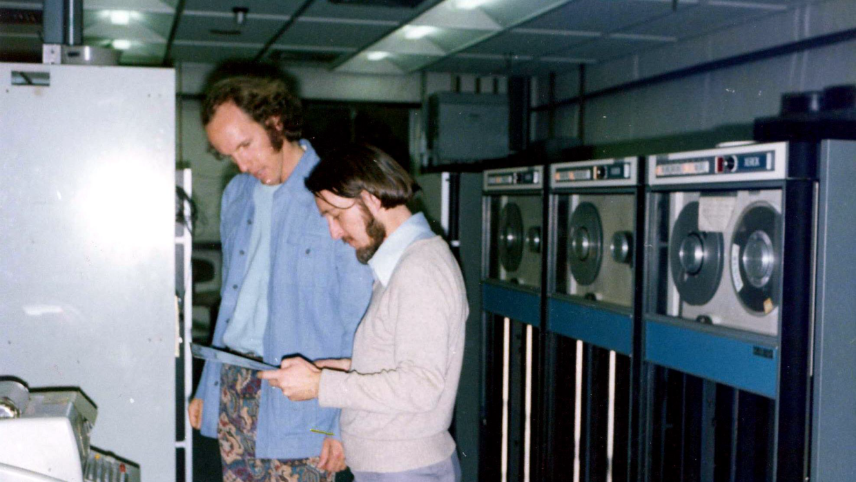 physicists in control room at SLAC